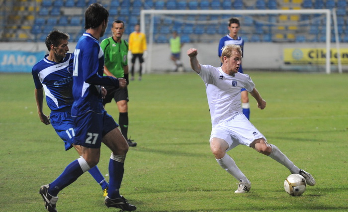 Zadar, 210911. 
Stadion Stanovi.
Nogometna utakmica Kupa Hrvatske, Zadar – Karlovac.
Na fotografiji: igrac Karlovca Edin Husic.
Foto: Andrija Lucic / CROPIX