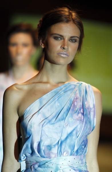 Zadar, 150711.
Druga vecer Zadar Fashion Nightsa, kojeg organiziraju Stefany Hohnjec i Aleksandra Grdic. Revije se odrzavaju na Forumu kraj crvke Sv Donata.
Foto: Jure Miskovic / CROPIX Zadar, 150711.
Druga vecer Zadar Fashion Nightsa, kojeg organiziraju Stefany Hohnjec i Aleksandra Grdic. Revije se odrzavaju na Forumu kraj crvke Sv Donata.
Foto: Jure Miskovic / CROPIX