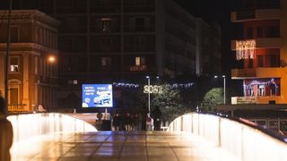 Građani na ulicama Zadra poštujući mjere dočekali 2021. godinu