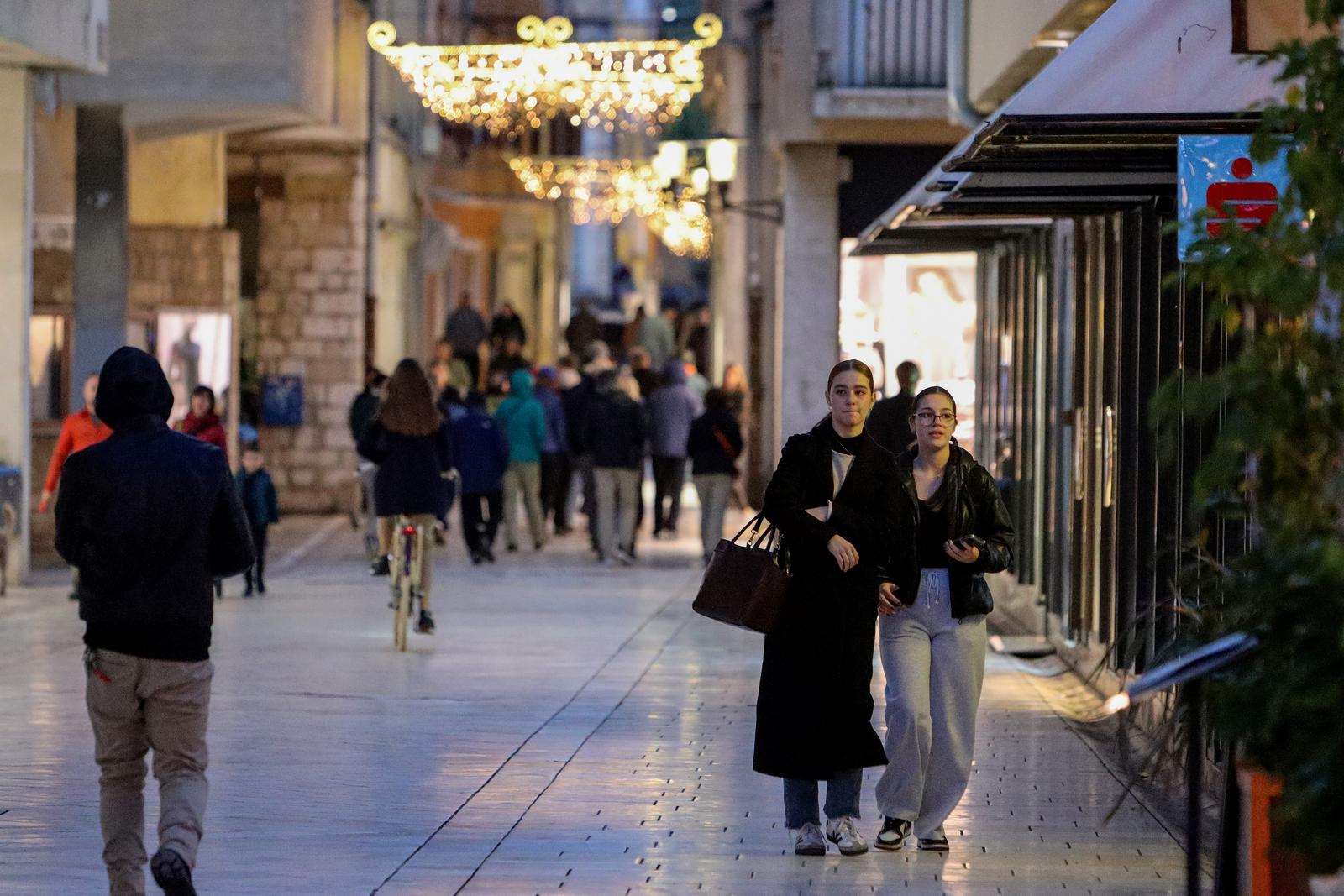 Blagdanske dekoracije u centru Zadra Blagdanske dekoracije u centru Zadra