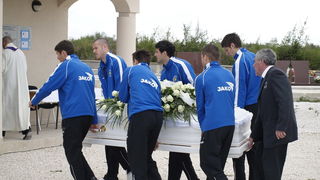 Posljednji ispracaj Hrvoja Custica, Murvica 5. travnja 2008, 12 sati Posljednji ispracaj Hrvoja Custica, Murvica 5. travnja 2008, 12 sati