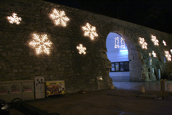 Božićni ukrasi u Zadru Božićni ukrasi u Zadru