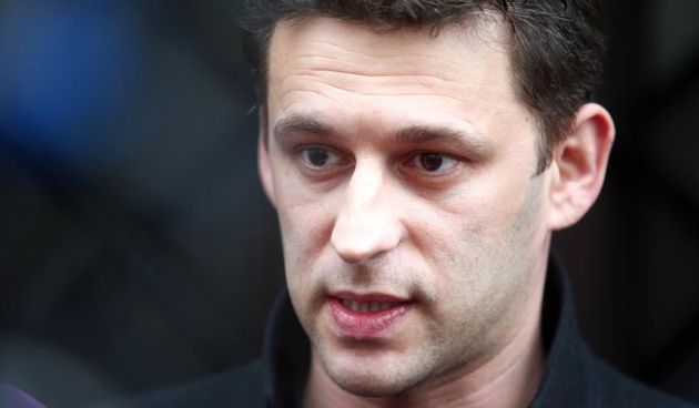 Zagreb – Bozo Petrov ispred sredisnjice MOST-a dao je izjavu okupljenim medijima. Photo: Sanjin Strukic/PIXSELL