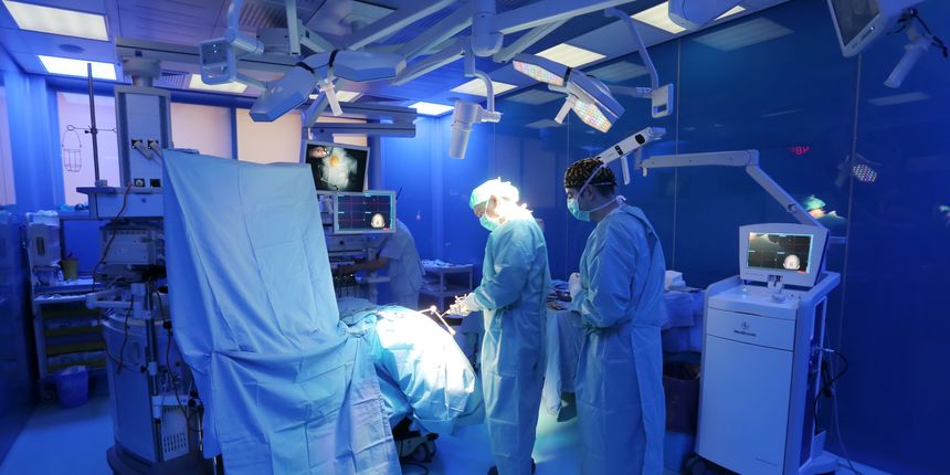 Operacija, kirurzi Operacija, kirurzi