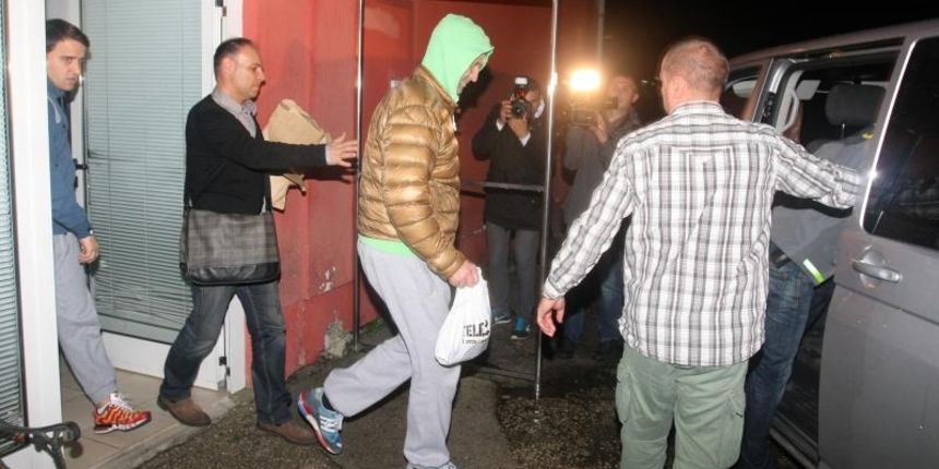 Djelatnici PNUSKOK-a zavrsili su pretragu prostorija televizije VOX u vlasnistvu Rena Sinovcica iz kojih su izuzeli nekoliko kutija materijala. Photo: Dino Stanin/PIXSELL Djelatnici PNUSKOK-a zavrsili su pretragu prostorija televizije VOX u vlasnistvu Rena Sinovcica iz kojih su izuzeli nekoliko kutija materijala. Photo: Dino Stanin/PIXSELL