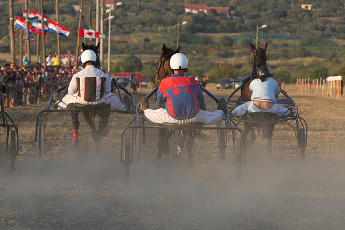 Polača: 14. Međunarodne konjičke utrke “Oluja 95”, Foto: Leo Banić Polača: 14. Međunarodne konjičke utrke “Oluja 95”, Foto: Leo Banić
