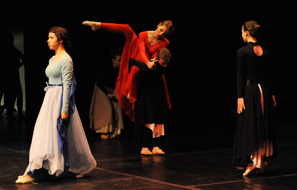 Zadar, 12.5.2012. snimio: Nenad Marčev
1. Zadarski plesni festival
(In memoriam Nives Šimatović-Predovan)
Dvorana Kazališta lutaka Zadar Zadar, 12.5.2012. snimio: Nenad Marčev
1. Zadarski plesni festival
(In memoriam Nives Šimatović-Predovan)
Dvorana Kazališta lutaka Zadar