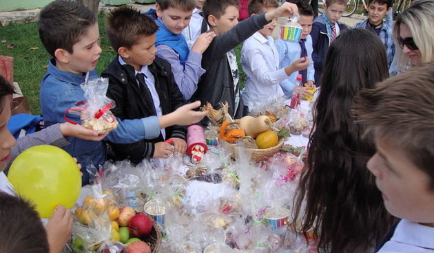 Održan “Listopad u Smiljevcu”, tradicionalni sajam u školskom dvorištu OŠ Smiljevac