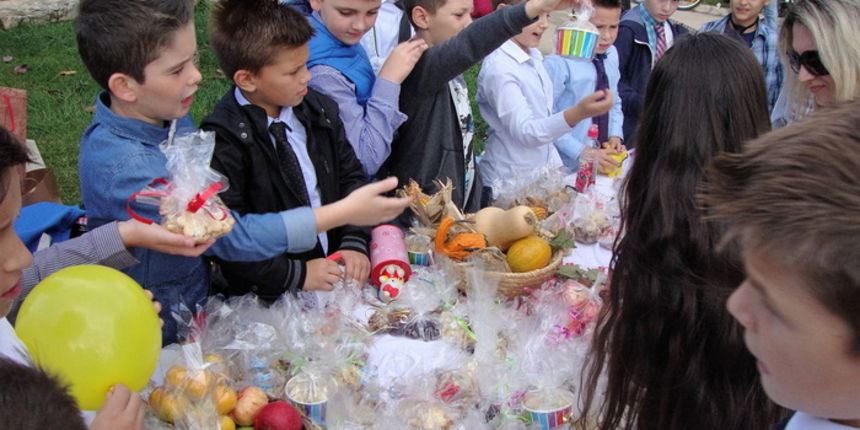 Održan “Listopad u Smiljevcu”, tradicionalni sajam u školskom dvorištu OŠ Smiljevac Održan “Listopad u Smiljevcu”, tradicionalni sajam u školskom dvorištu OŠ Smiljevac