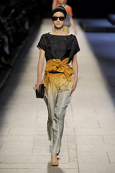 “Tie & dye” tehnika bojanja odjeće (Moda.hr)