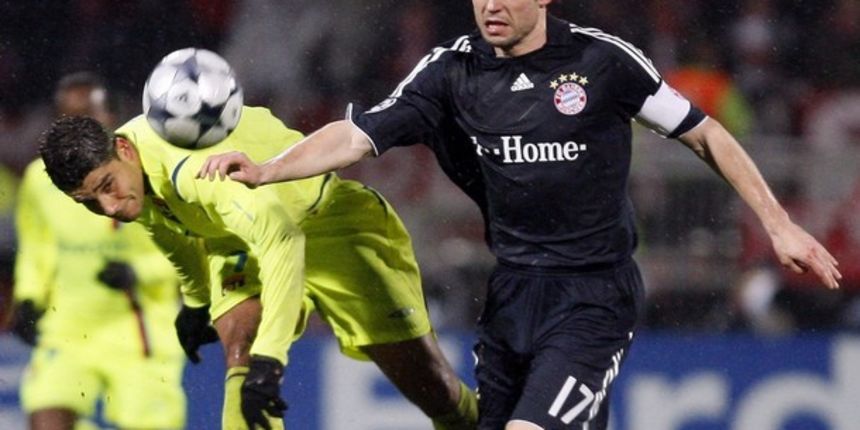 Van Bommel (Reuters)