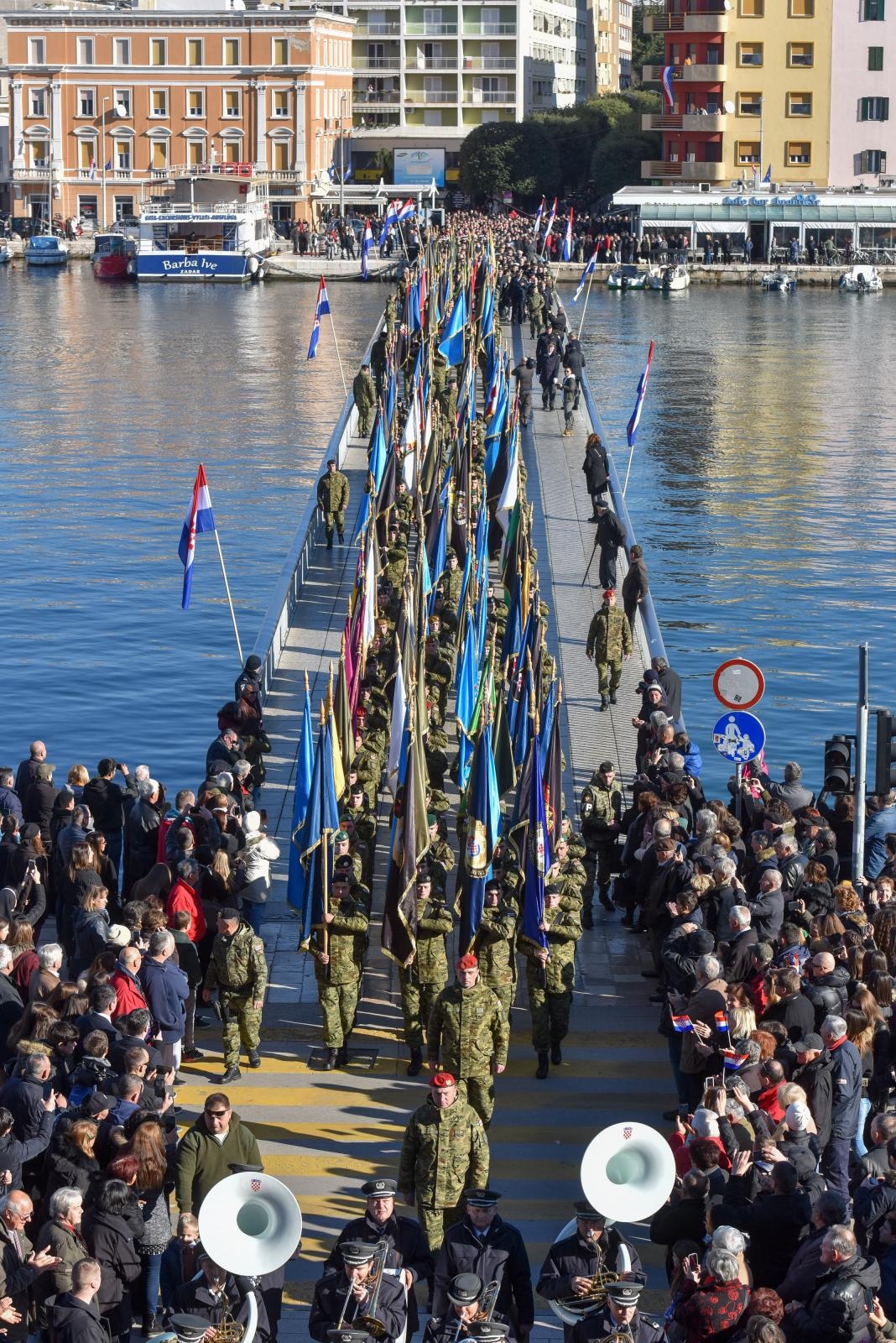 Mimohod ratnih postrojbi u Zadru