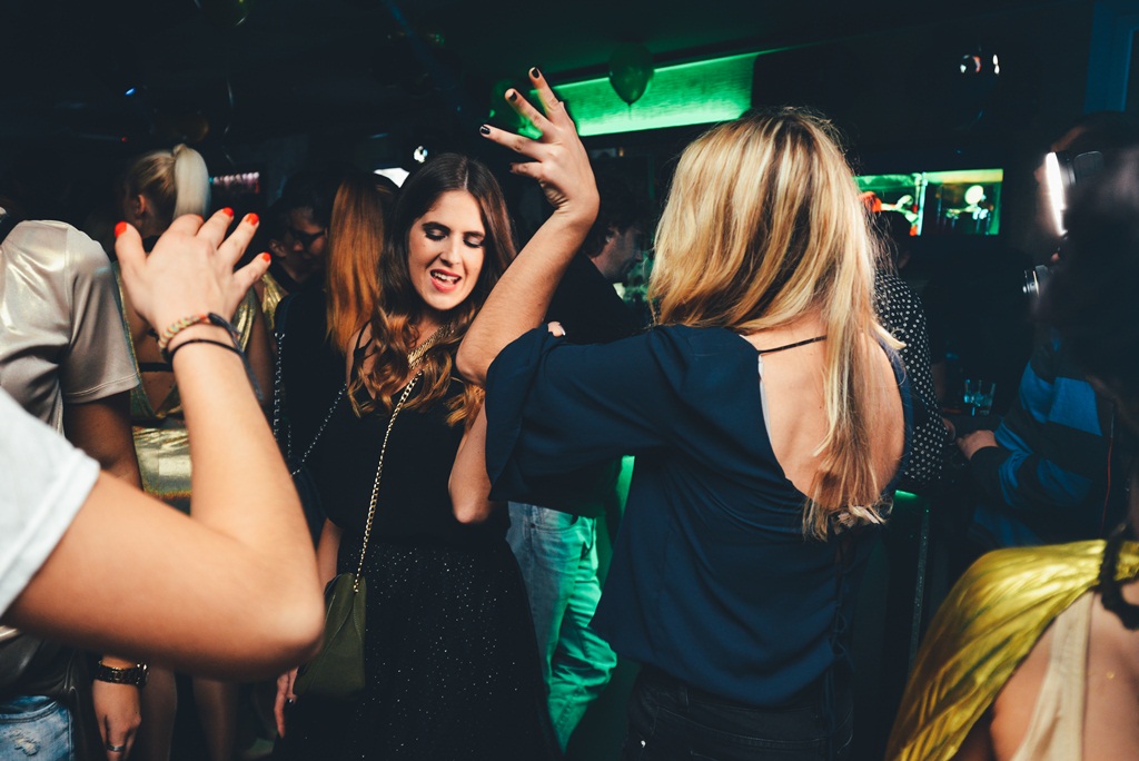 Votka party u Svarog Baru, Foto: Iva Perinčić Votka party u Svarog Baru, Foto: Iva Perinčić