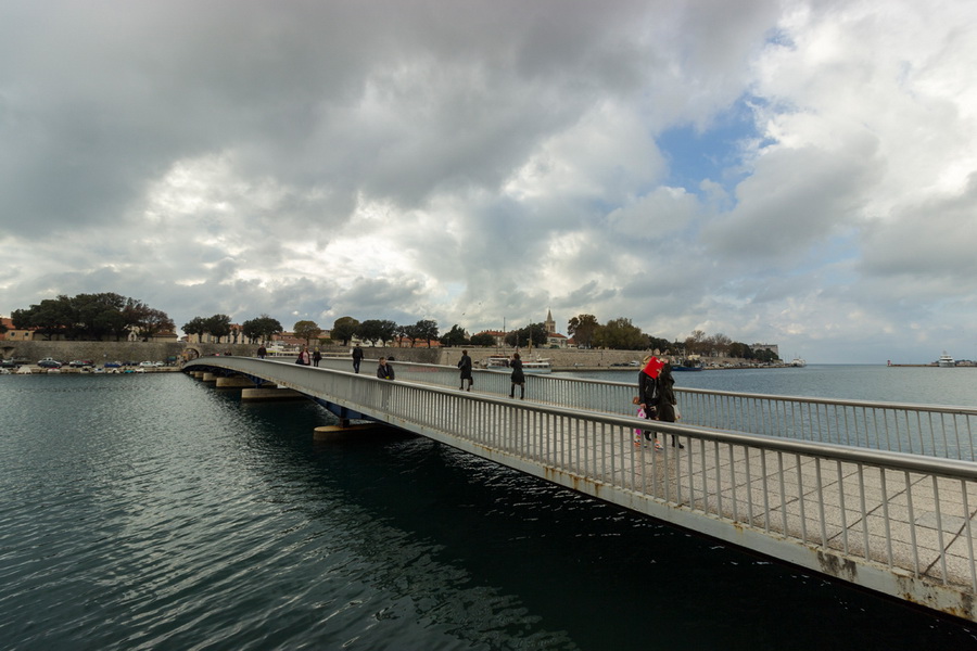 Đir po gradu 22. studenog 2016. Foto: Bojan Bogdanić Đir po gradu 22. studenog 2016. Foto: Bojan Bogdanić