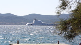 Superjqahta “A” usidrena u zadarskom kanalu Superjqahta “A” usidrena u zadarskom kanalu