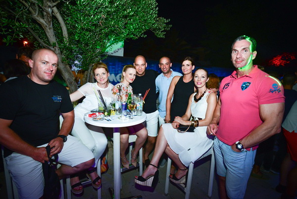 Odlična zabava u Noštromo i Vagabundo barovima na Viru