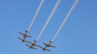 Zemunik: 20. obljetnica akrobatske grupe “Krila Oluje” Zemunik: 20. obljetnica akrobatske grupe “Krila Oluje”