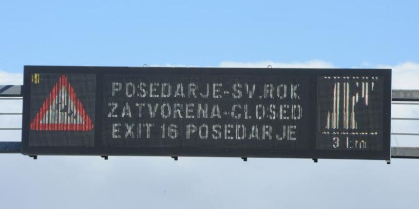 Posedarje – Jaka bura prevrce kamione, rusi znakove, te otezava i zatvara promet na svim dionicama. Photo: Hrvoje Jelavic/PIXSELL Posedarje – Jaka bura prevrce kamione, rusi znakove, te otezava i zatvara promet na svim dionicama. Photo: Hrvoje Jelavic/PIXSELL