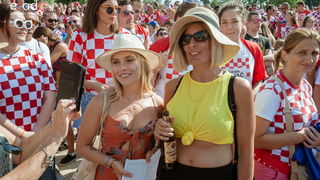 Navijačko ludilo u Zadru za vrijeme i nakon finala Svjetskog prvenstva Navijačko ludilo u Zadru za vrijeme i nakon finala Svjetskog prvenstva