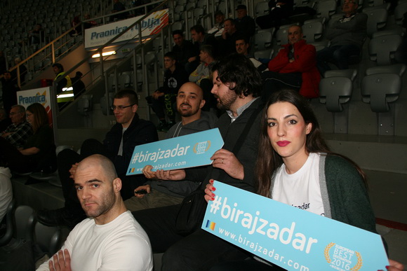 Košarkaši i navijači KK Zadar podržali akciju #birajzadar Košarkaši i navijači KK Zadar podržali akciju #birajzadar