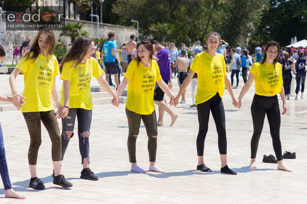 Ludijada zadarskih maturanata na Pozdravu suncu i Morskim orguljama