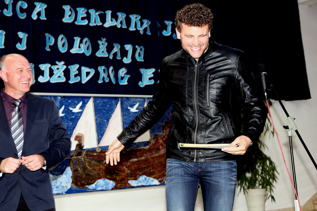 OŠ Smiljevac: Obilježena 50. godina Deklaracije o nazivu i položaju hrvatskoga jezika OŠ Smiljevac: Obilježena 50. godina Deklaracije o nazivu i položaju hrvatskoga jezika