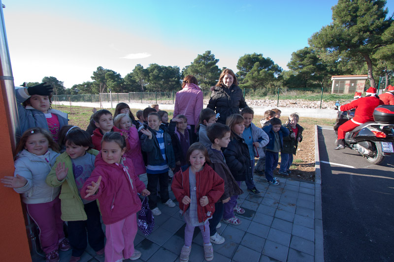 Biograd: Moto Mrazovi Duhovi u posjeti djecjim vrticima, Foto: Franjo Juric Biograd: Moto Mrazovi Duhovi u posjeti djecjim vrticima, Foto: Franjo Juric