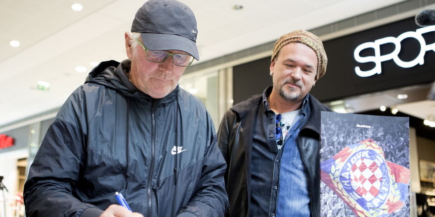 Image 381451 (auto) Image 381451 (auto)