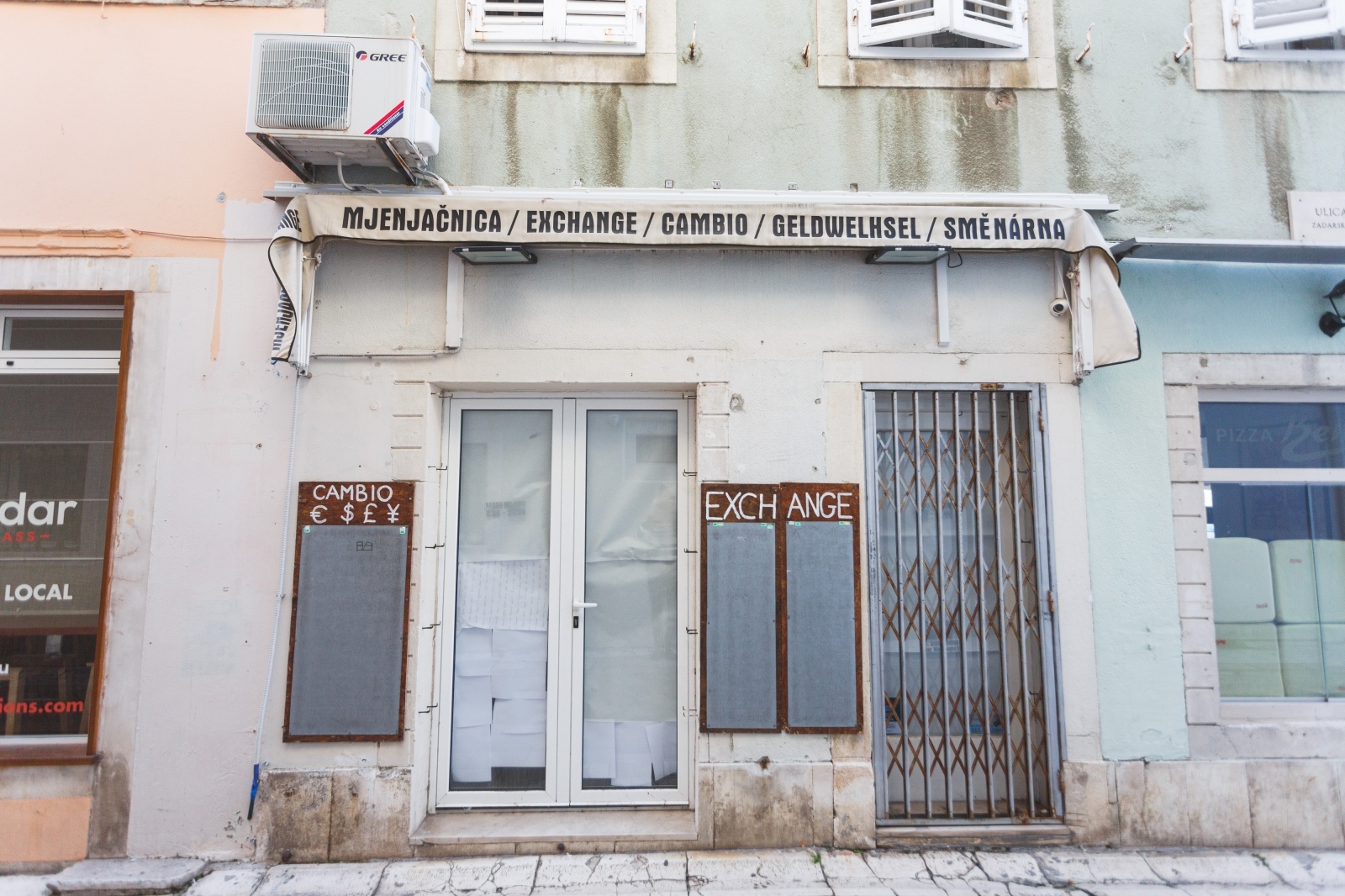 Zatvorene butige i poluprazan zadarski Poluotok Zatvorene butige i poluprazan zadarski Poluotok