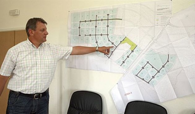 Načelnik Baradić uz kartu stankovačke poslovne zone, foto: SD