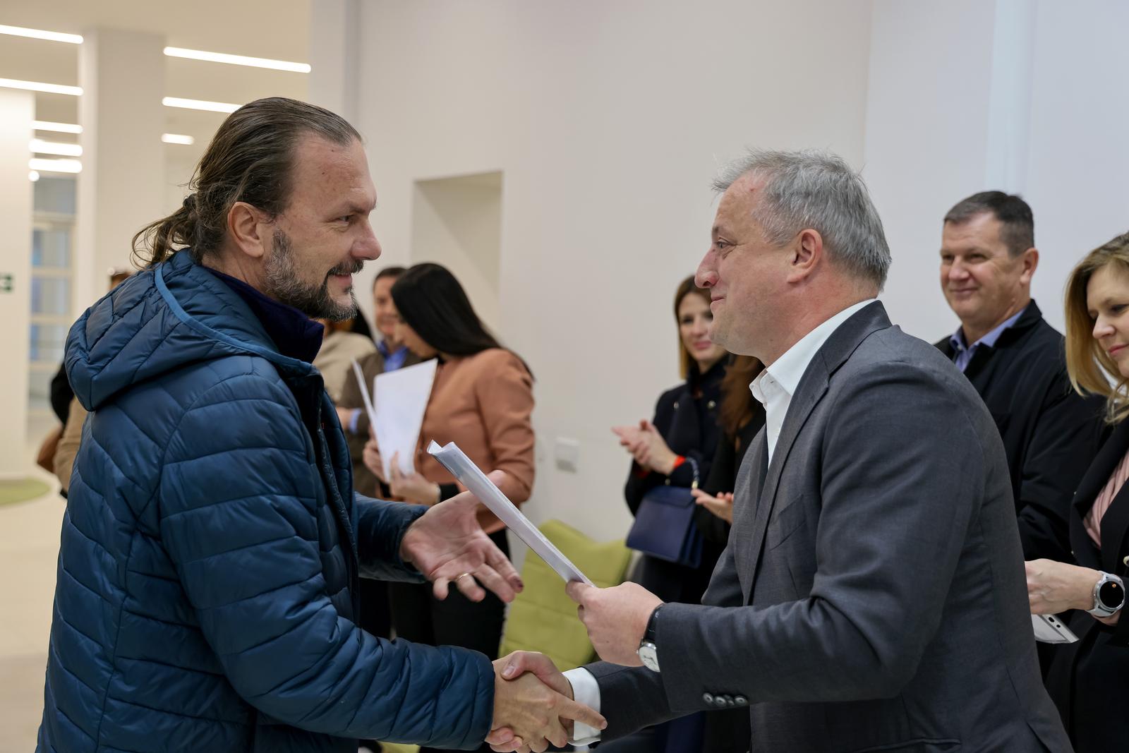 Podjela ključeva i useljenje korisnika u Centar za mlade Podjela ključeva i useljenje korisnika u Centar za mlade