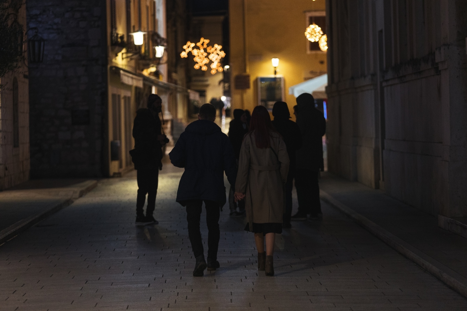 Građani na ulicama Zadra poštujući mjere dočekali 2021. godinu