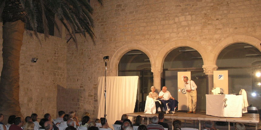 Image 1182379 (auto) Image 1182379 (auto)