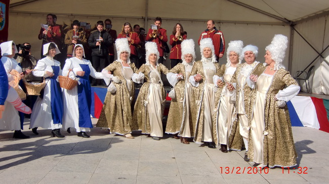 Zadarski karneval 2010: KUD “Druzina” Pag na Narodnom trgu