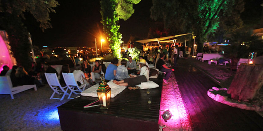 Image 953287 (auto) Image 953287 (auto)