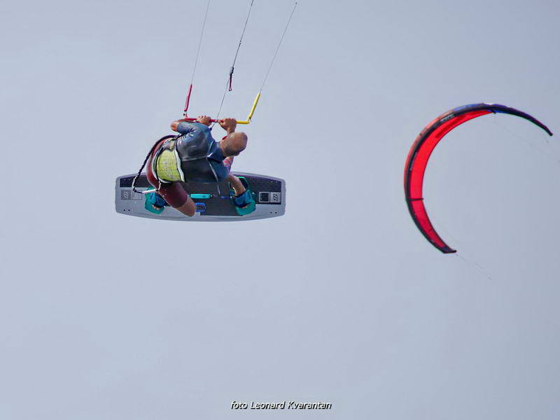 Kite surferi guštaju u Ninu