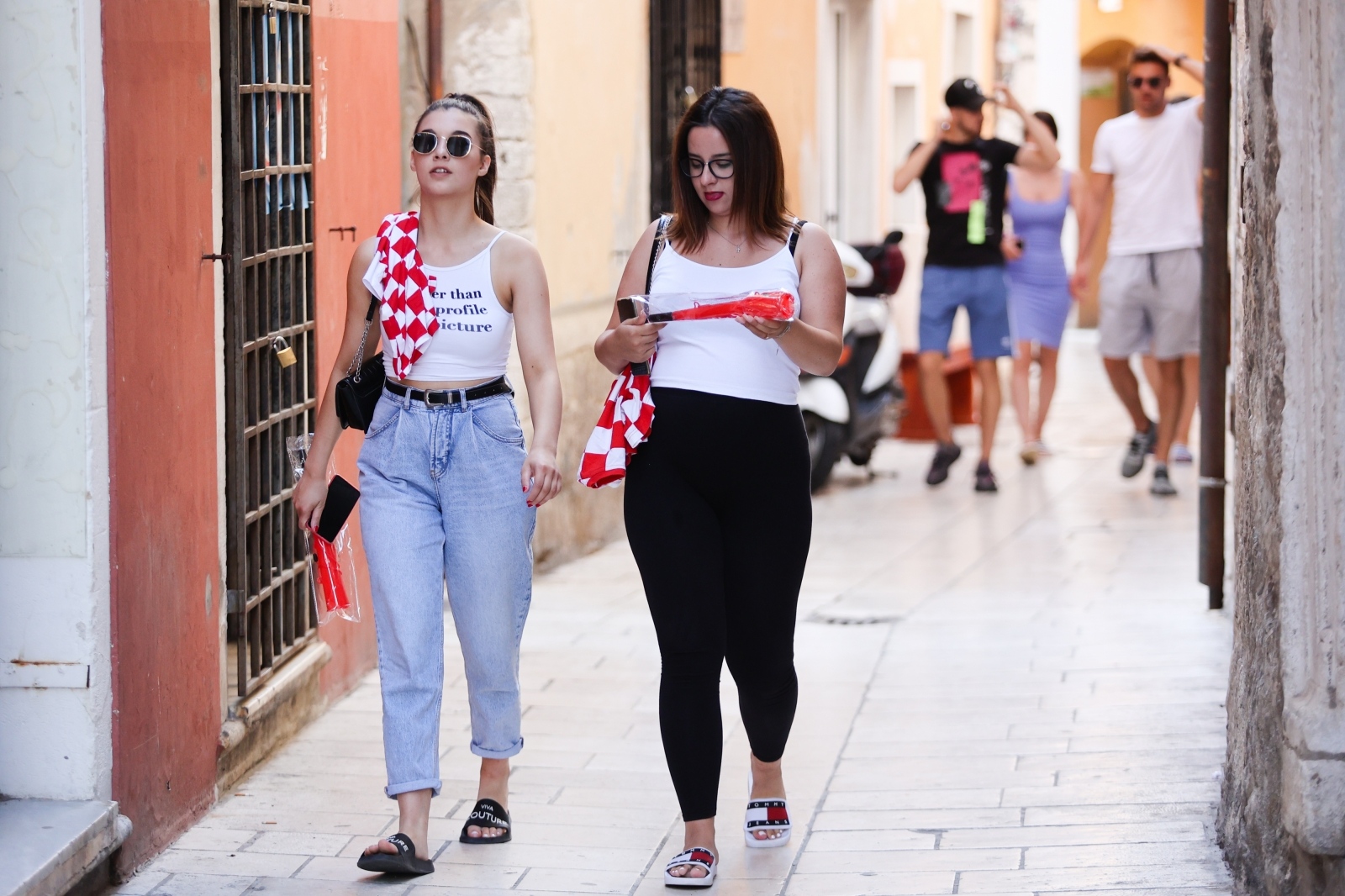 Navijači prate utakmicu Hrvatska – Engleska