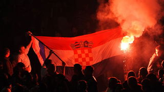 Zadar, 161112.
Kako je i najavljeno, na Narodnom trgu je oko 18h zapocelo organizirano slavlje povodom oslobodjenja generala Gotovine i Markaca. Do dugo u noc na pozornici ce se izmjenjivati brojni zadarski bendovi, klape i pjevaci poput Mladena Grdovica Zadar, 161112.
Kako je i najavljeno, na Narodnom trgu je oko 18h zapocelo organizirano slavlje povodom oslobodjenja generala Gotovine i Markaca. Do dugo u noc na pozornici ce se izmjenjivati brojni zadarski bendovi, klape i pjevaci poput Mladena Grdovica