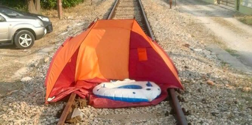 Bibinje: Poduzetni Poljaci osnovali kamp na željezničkim tračnicama Bibinje: Poduzetni Poljaci osnovali kamp na željezničkim tračnicama