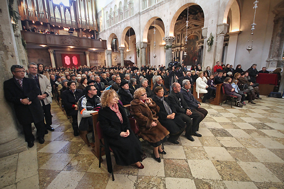 Božićno misno slavlje u katedrali sv. Stošije (foto:Saša Čuka)