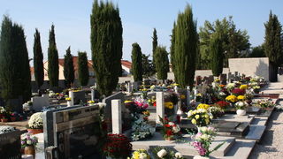 Blagdan Svih Svetih na groblju Belafuža 1. studenog 2011, Foto: Mladen Malik Blagdan Svih Svetih na groblju Belafuža 1. studenog 2011, Foto: Mladen Malik