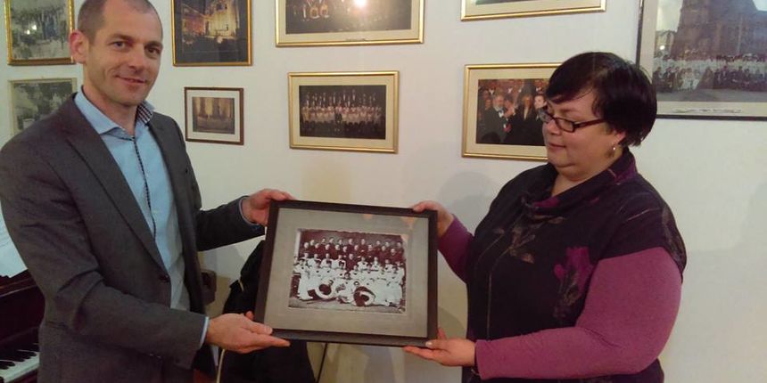 “Zoranićevci” Arhivu darovalo fotografiju svojih prethodnika iz 1908. godine “Zoranićevci” Arhivu darovalo fotografiju svojih prethodnika iz 1908. godine