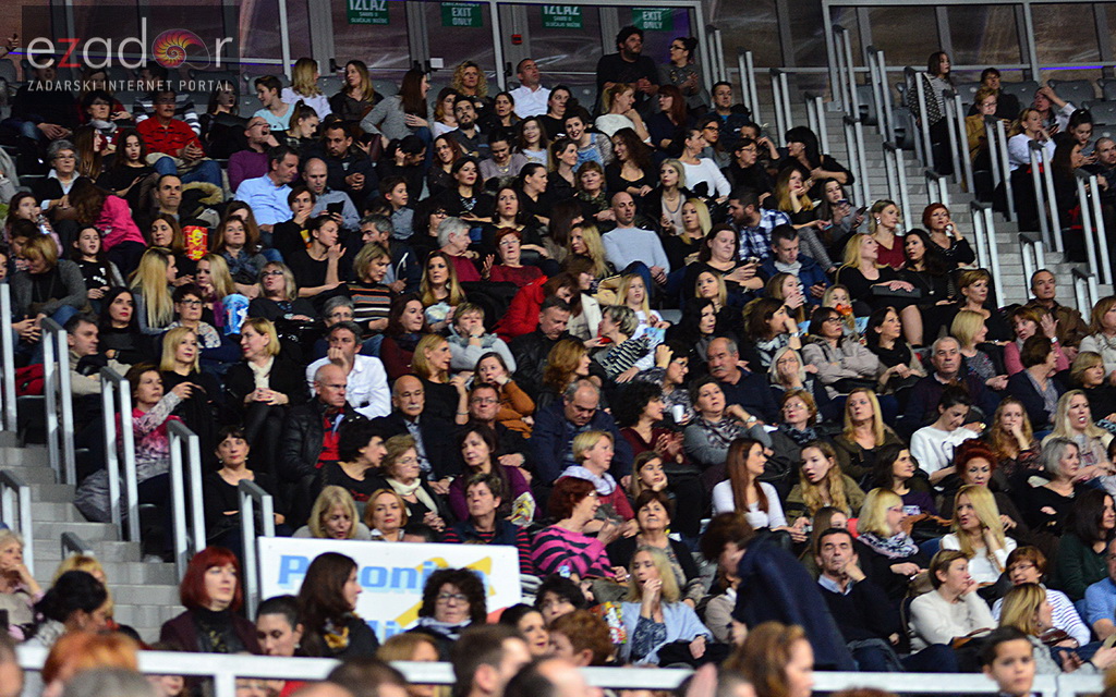 Mjuzikl Mamma Mia kazališta Komedija u dvorani Krešimir Ćosić