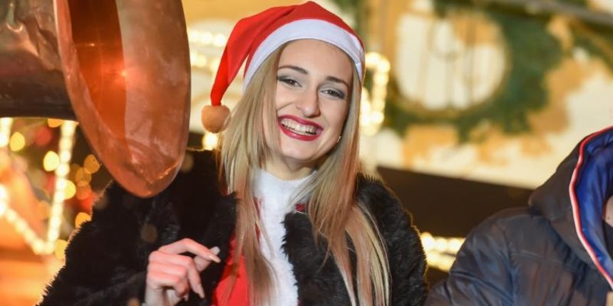 Uz vatromet i umjetni snijeg otvorena manifestacija Advent u Zadru. Photo: Dino Stanin/PIXSELL Uz vatromet i umjetni snijeg otvorena manifestacija Advent u Zadru. Photo: Dino Stanin/PIXSELL