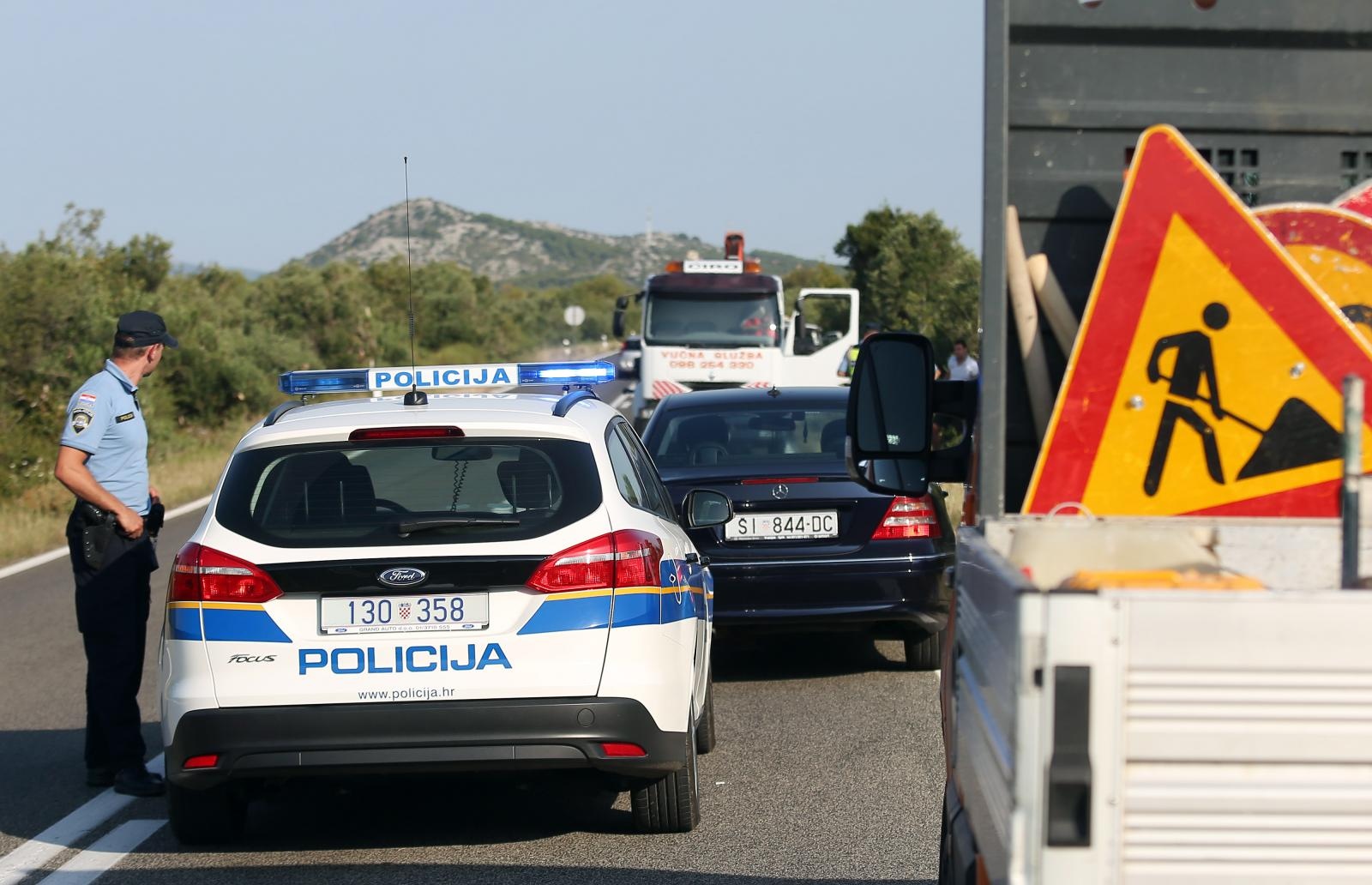 Prosika: Pri slijetanju automobila s kolnika jedna je osoba poginula Prosika: Pri slijetanju automobila s kolnika jedna je osoba poginula