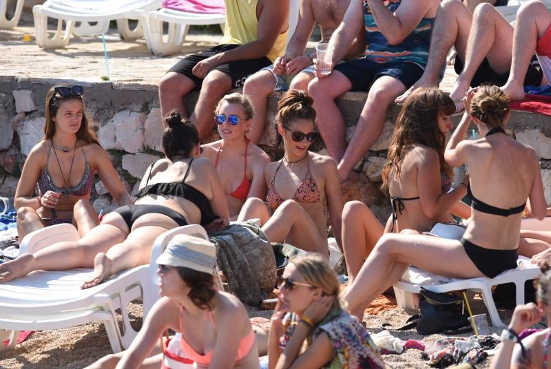 Tisno: Posjetitelji uživali drugog dana Garden festivala, Photo: Hrvoje Jelavic/PIXSELL