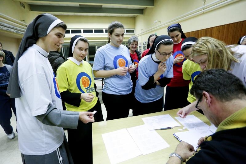 Zagreb: Sportske igre redovnica u OŠ Mato Lovrak. Photo: Goran Jakus/PIXSELL