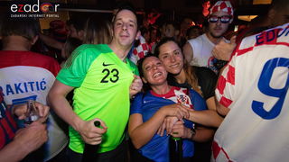 Čudesna noć: Velika fešta ulicama Zadra nakon plasmana Vatrenih u finale SP Čudesna noć: Velika fešta ulicama Zadra nakon plasmana Vatrenih u finale SP