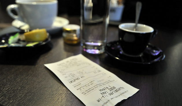 Zagreb, 010113. Od danas, 01.01.2013. svi kafici i restorani moraju imati fiskalne blagajne.Foto: Bruno Konjevic / CROPIX