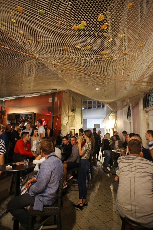 Građani se do ranih jutarnjih sati zabavljali na tradicionalnoj Varoškoj fešti, foto: Filip Brala/PIXSELL Građani se do ranih jutarnjih sati zabavljali na tradicionalnoj Varoškoj fešti, foto: Filip Brala/PIXSELL